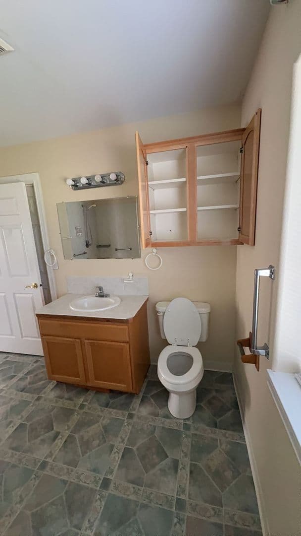 Portland House: 8055 SE 141st Ave