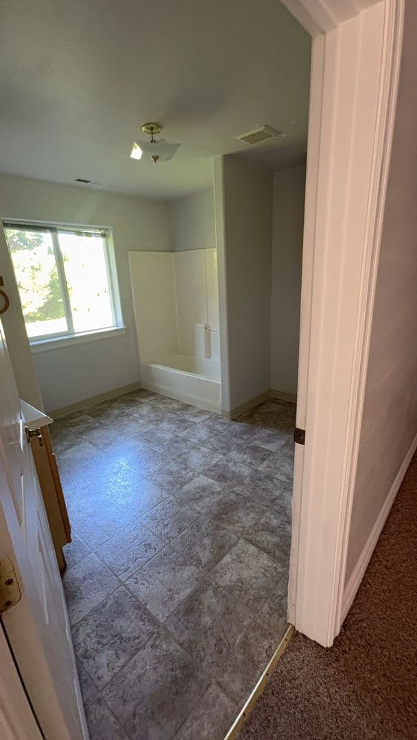 Portland House: 8055 SE 141st Ave