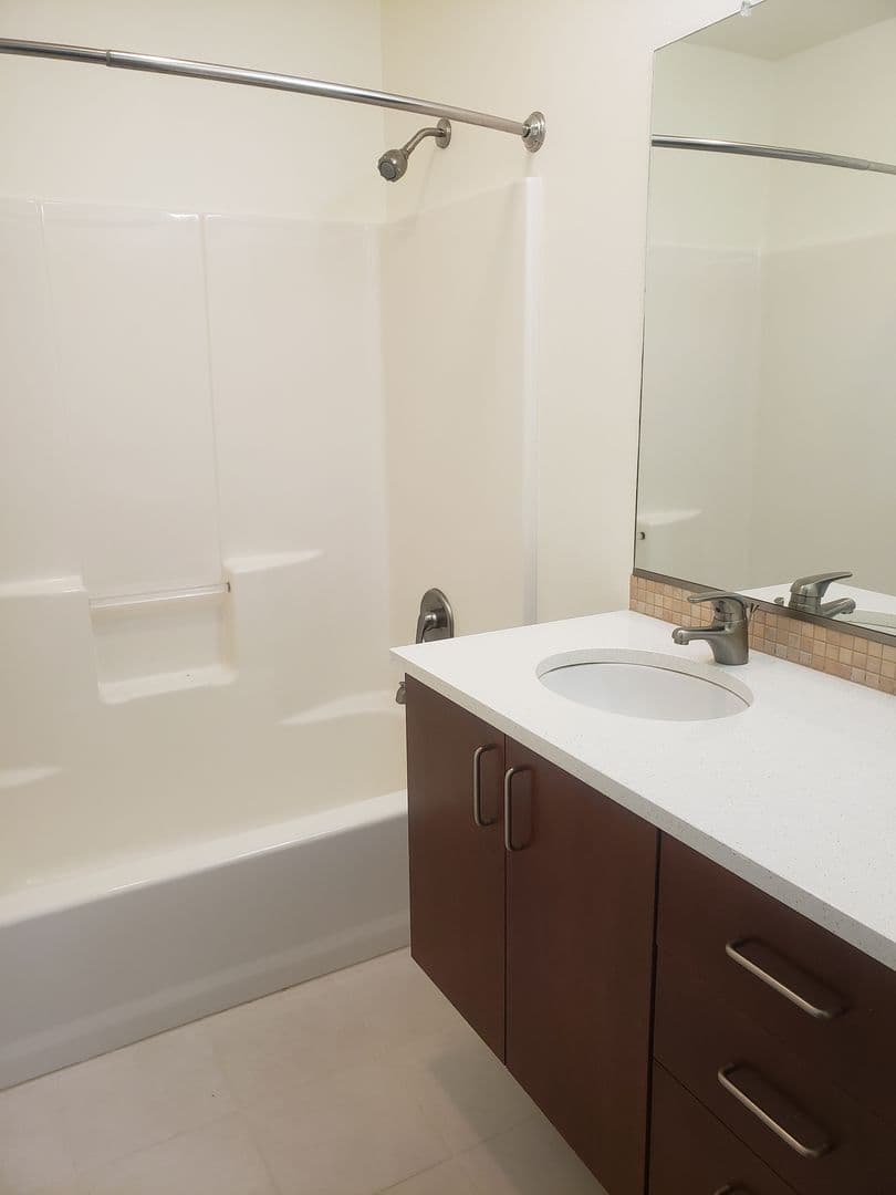 Lake Oswego Townhome: 12844 Boones Ferry Rd
