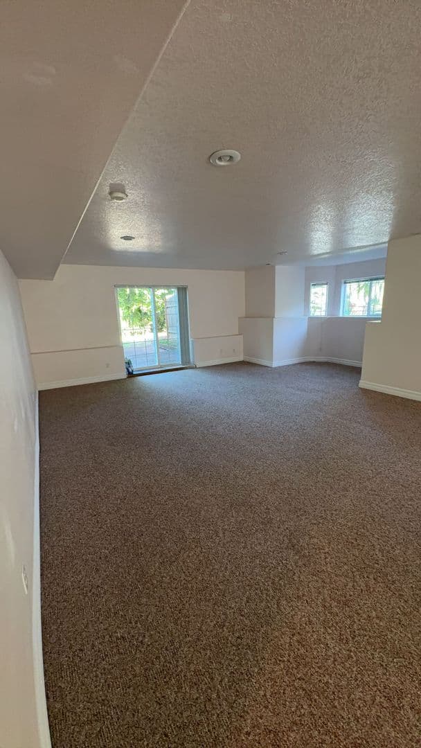 Portland House: 8055 SE 141st Ave