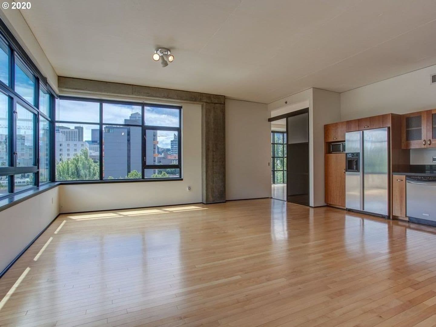 Portland Condo: 333 NW 9th Ave #607