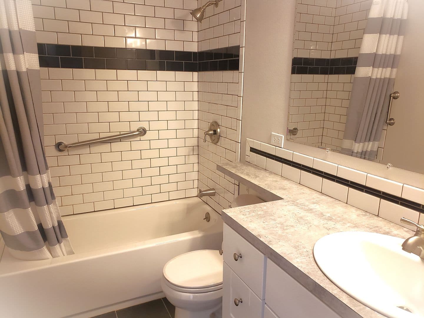 Forest Grove Condo: 1619 21st Ave