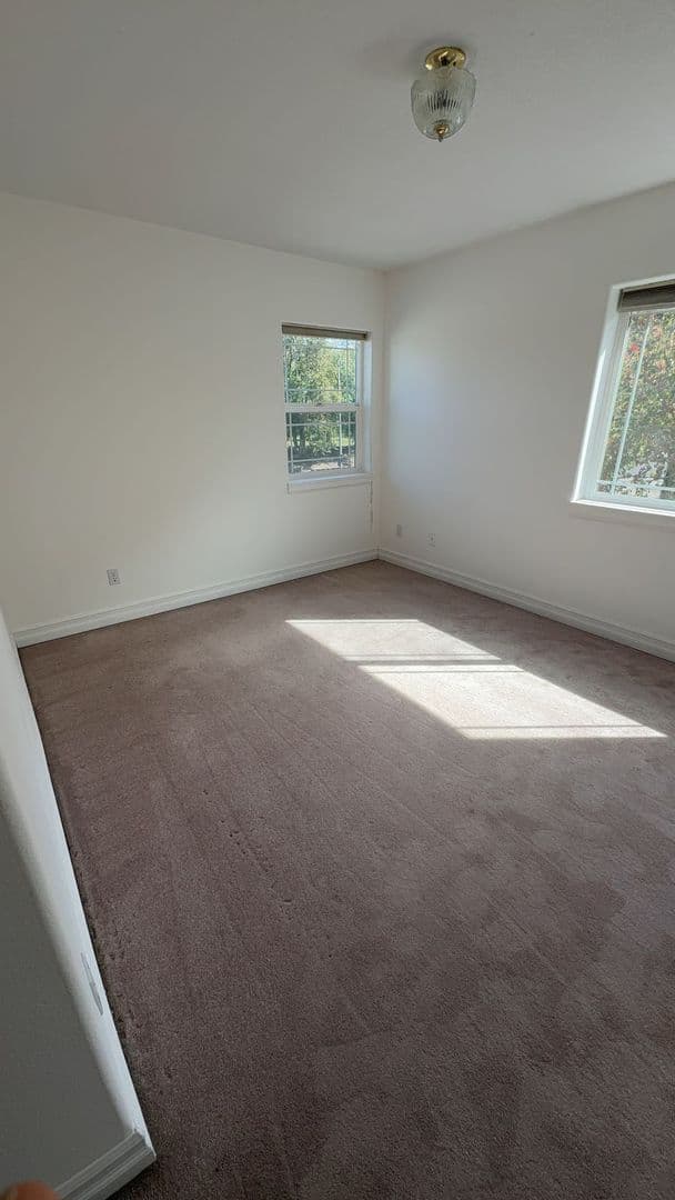 Portland House: 8055 SE 141st Ave
