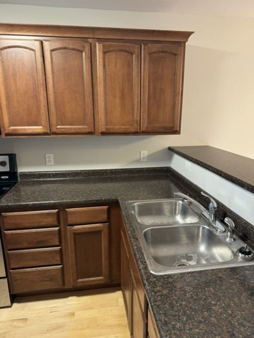 Fairfax Apartment: 76 Sumner Lane, Unit D