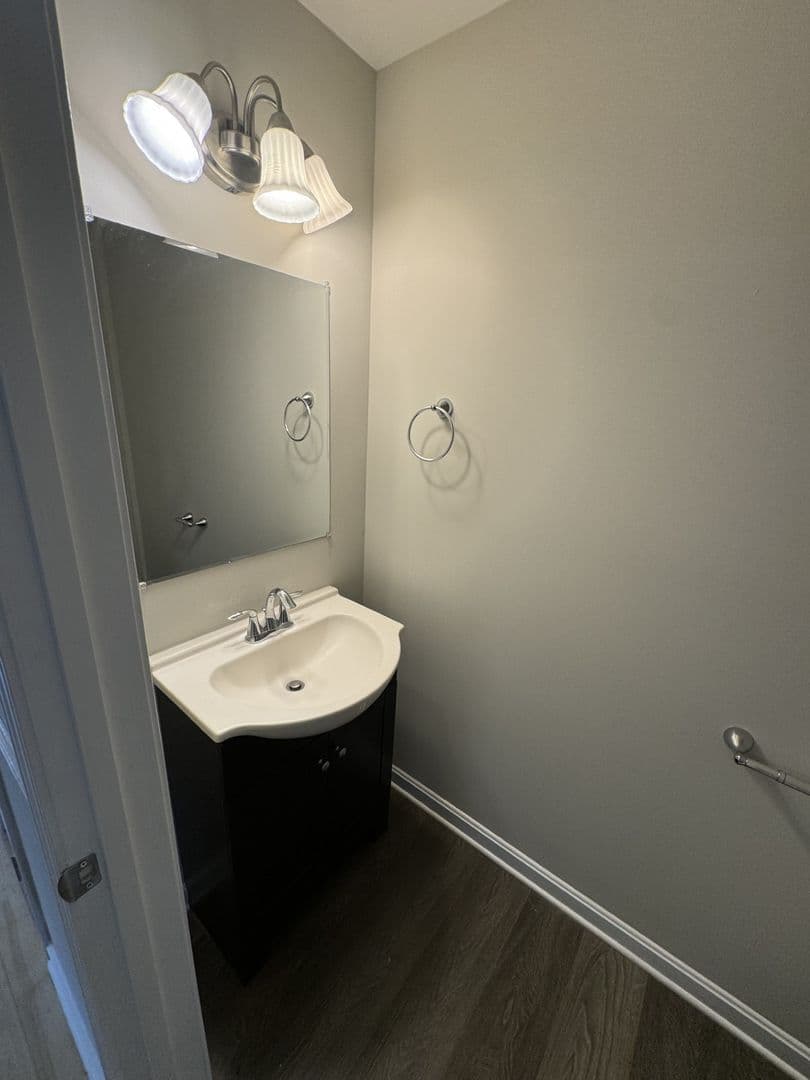 Fairfax Apartment: 76 Sumner Lane, Unit D