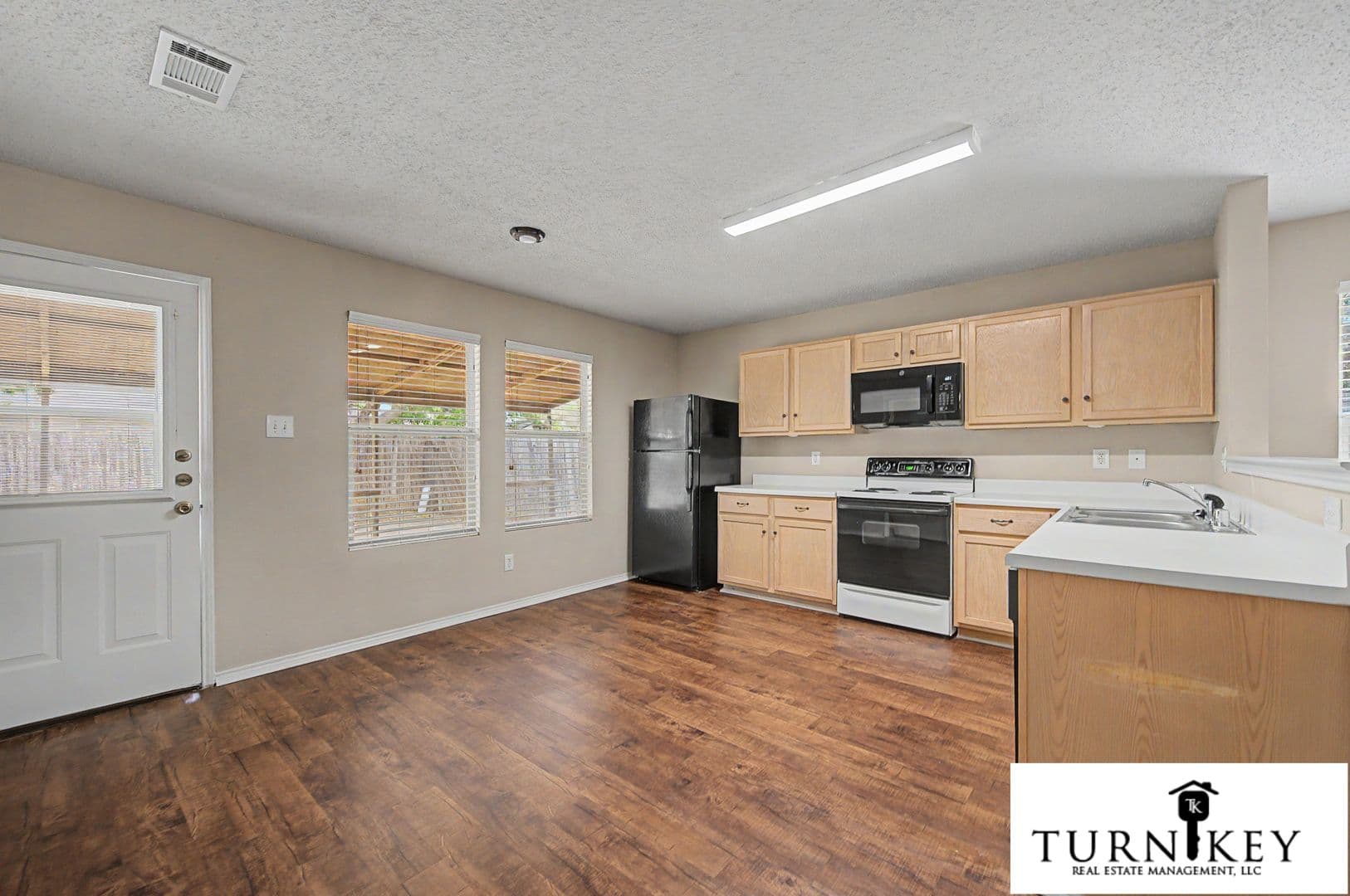 Fort Worth House: 5225 New Castle Lane