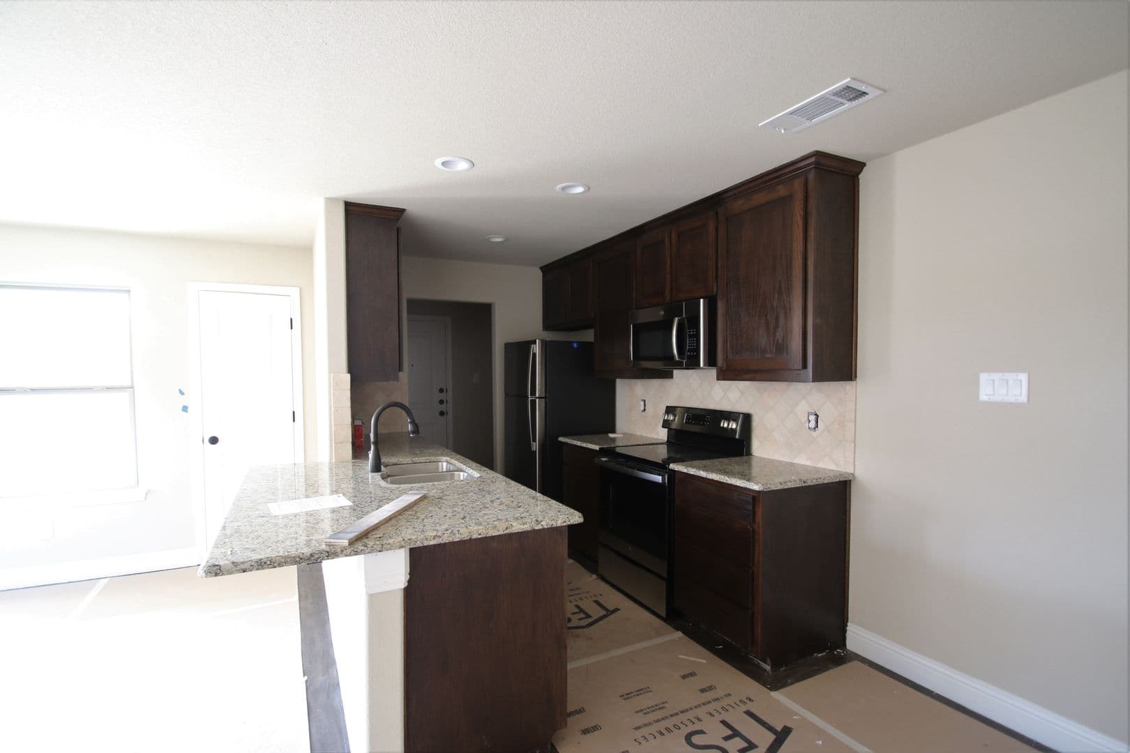Fort Worth Apartment: 8120-8122 Tanner Ave