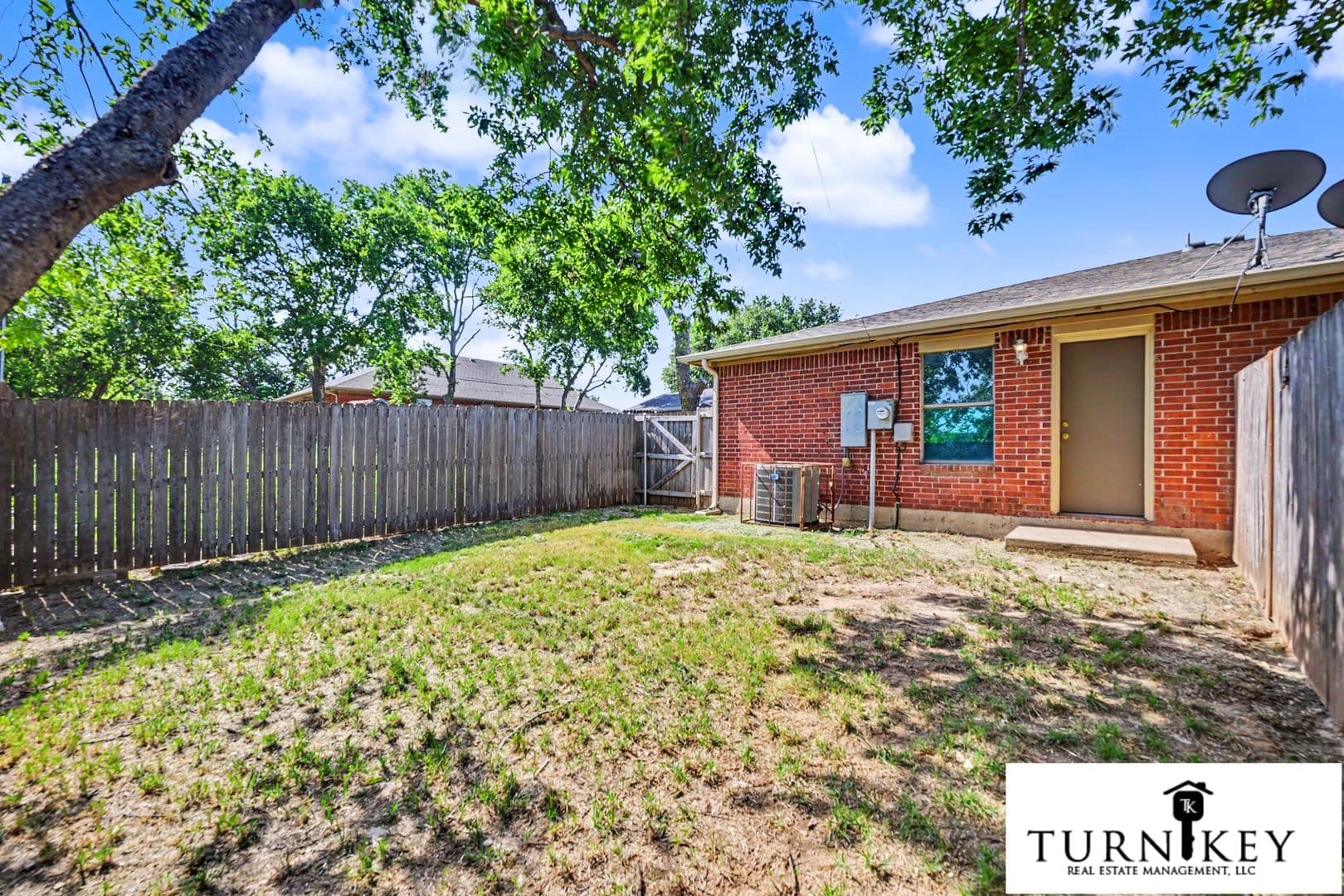 Fort Worth Apartment: 8028-8030 Tanner Ave