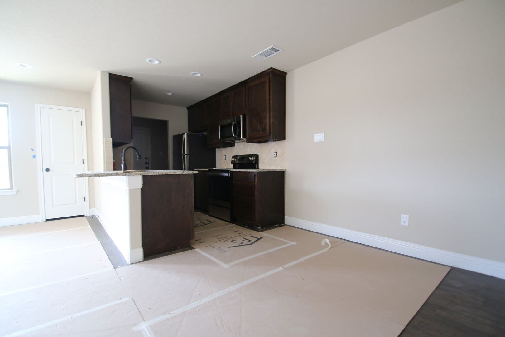 Fort Worth Apartment: 8120-8122 Tanner Ave