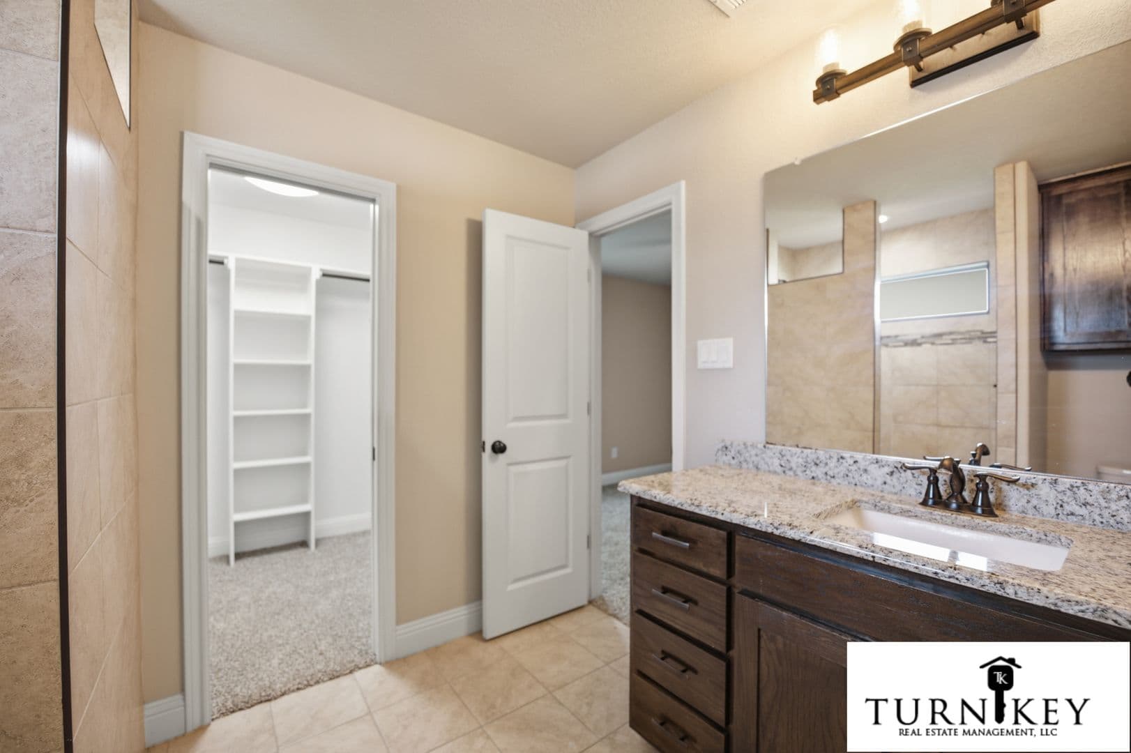 Weatherford Apartment: 809-811 Jameson St.