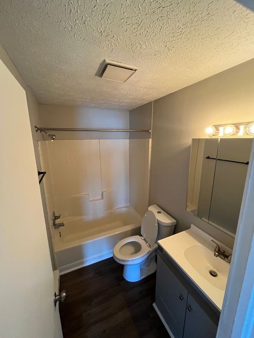 Louisville Apartment: 1424 N Chapel St