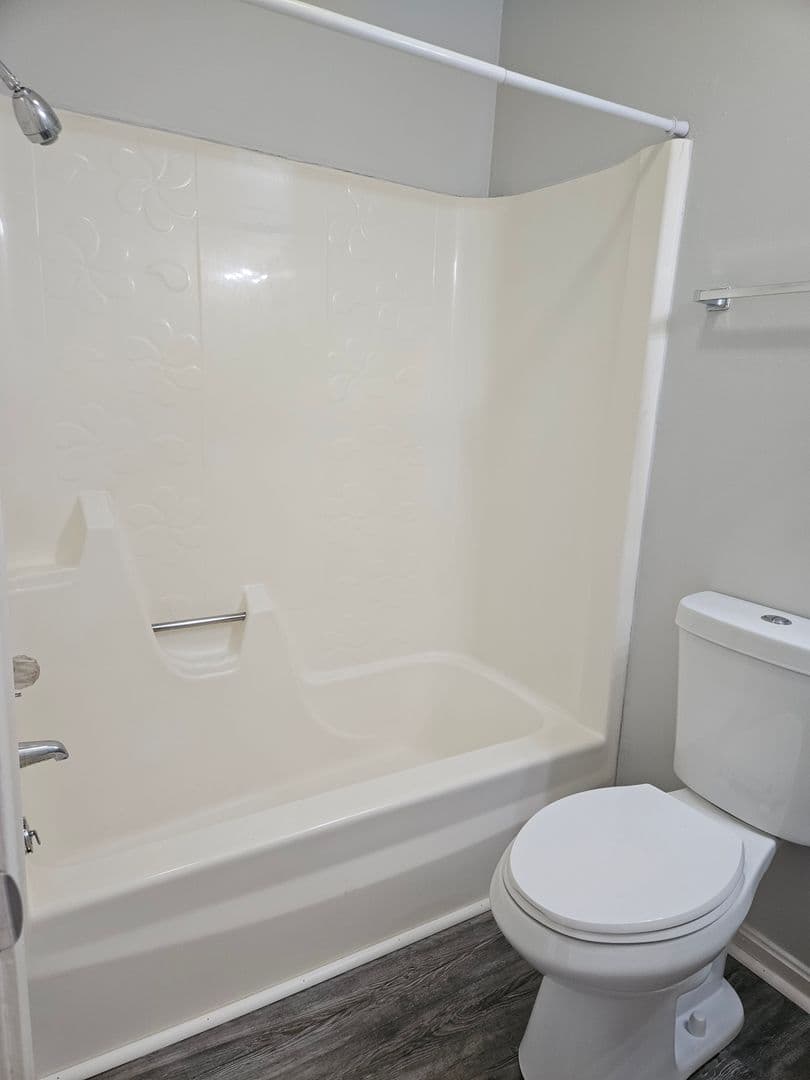 Mt. Vernon Apartment: 525 Green Valley Dr - Apt #8