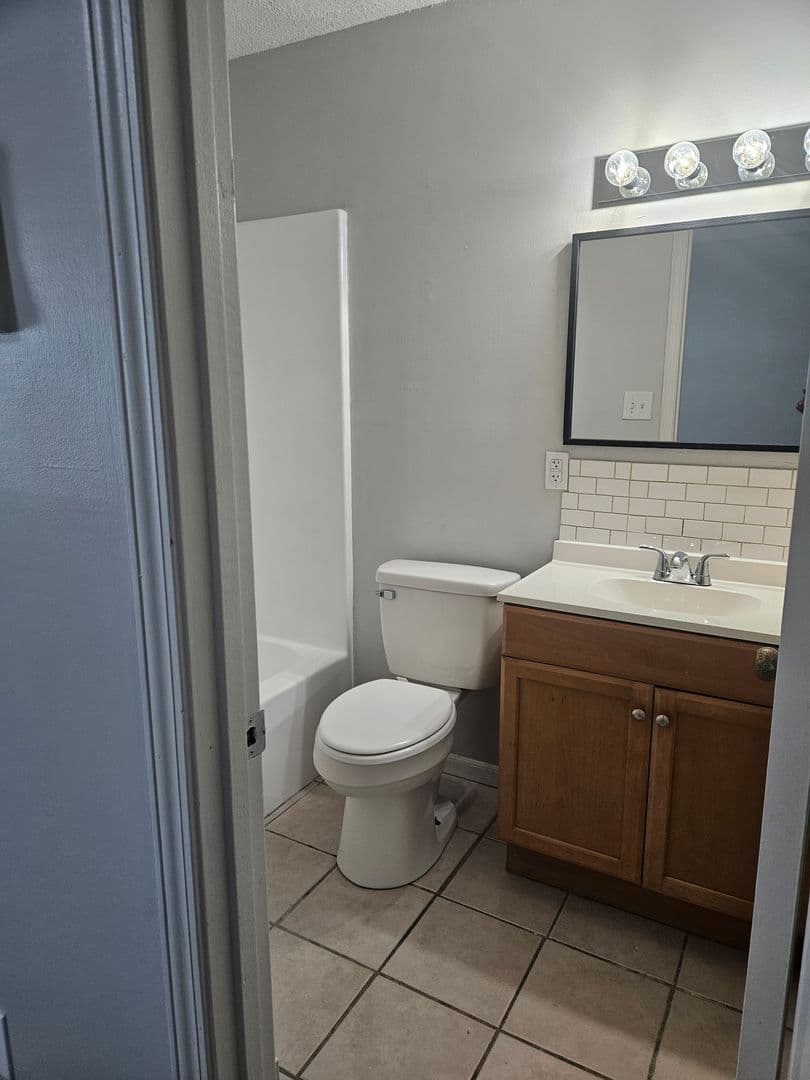 Evansville Apartment: 2900 N Fulton Ave