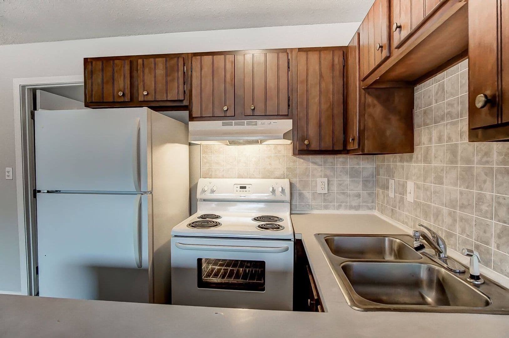 Mt. Vernon Apartment: 509 Green Valley Dr - Apt #27