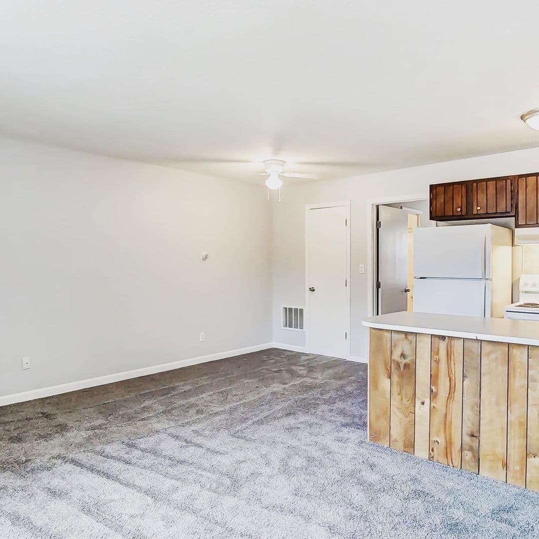Mt. Vernon Apartment: 509 Green Valley Dr - Apt #27