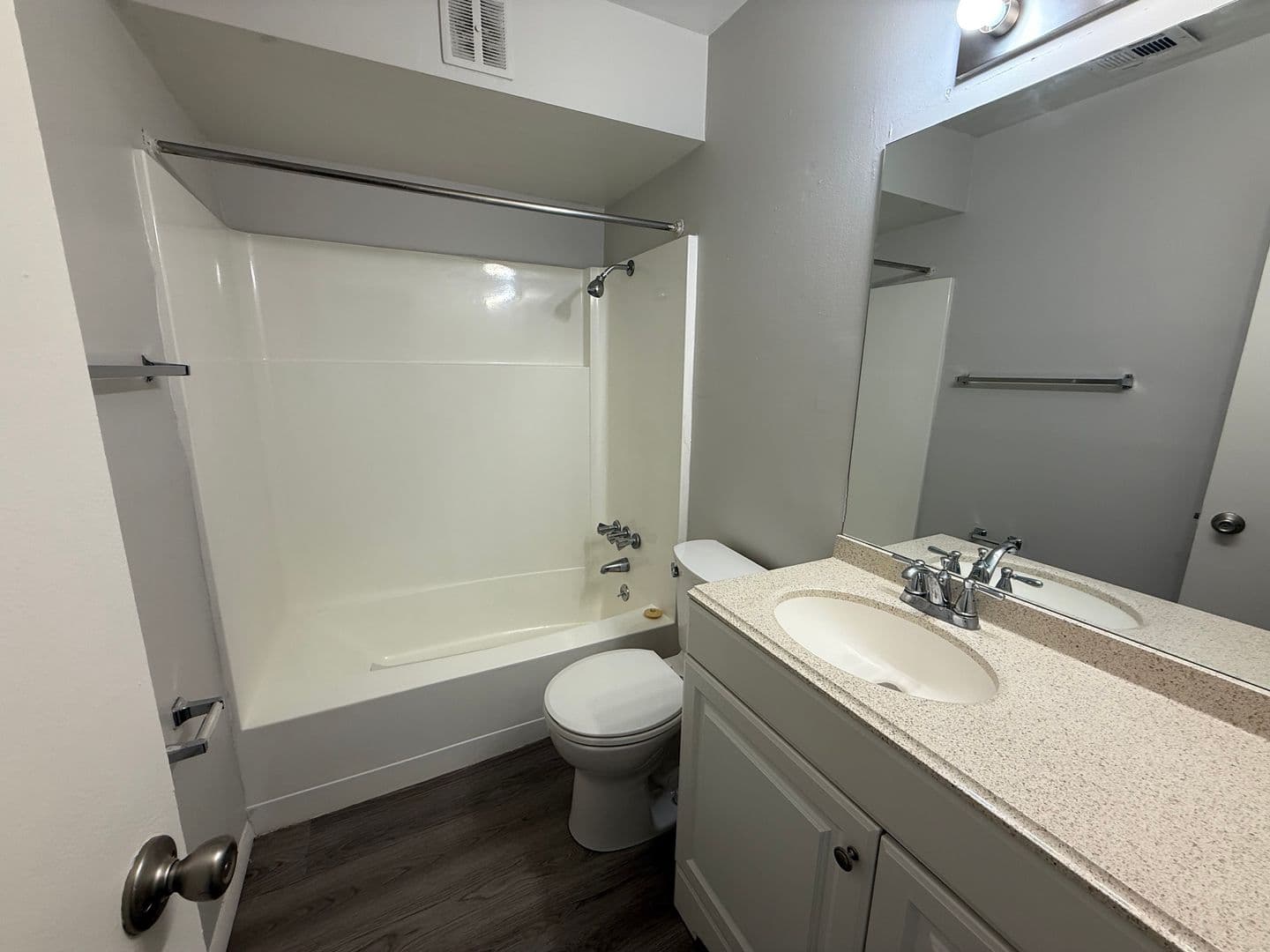 Evansville Apartment: 4982 Tippecanoe Dr.