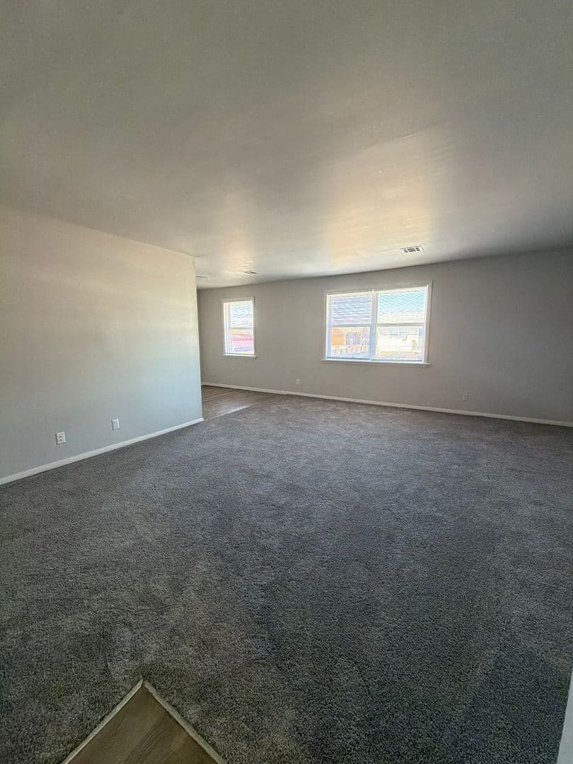Evansville Apartment: 4982 Tippecanoe Dr.
