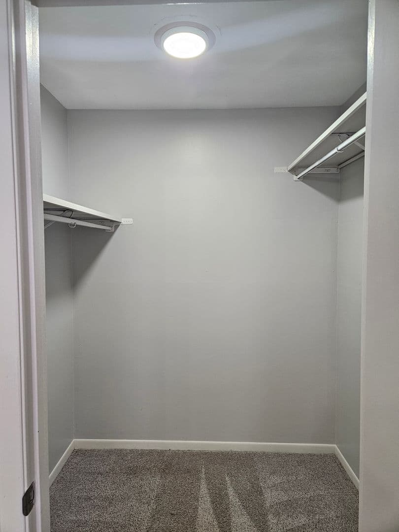 Newburgh Apartment: Colonial Court