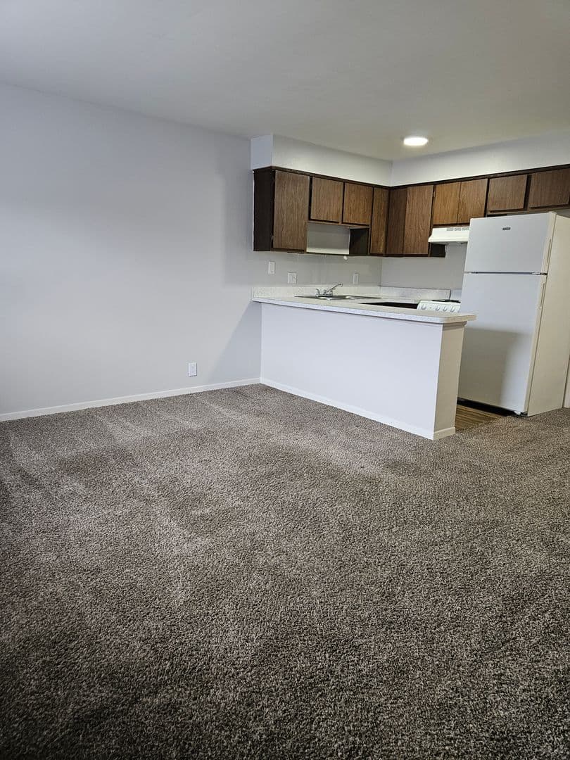 Evansville Apartment: 4982 Tippecanoe Dr.