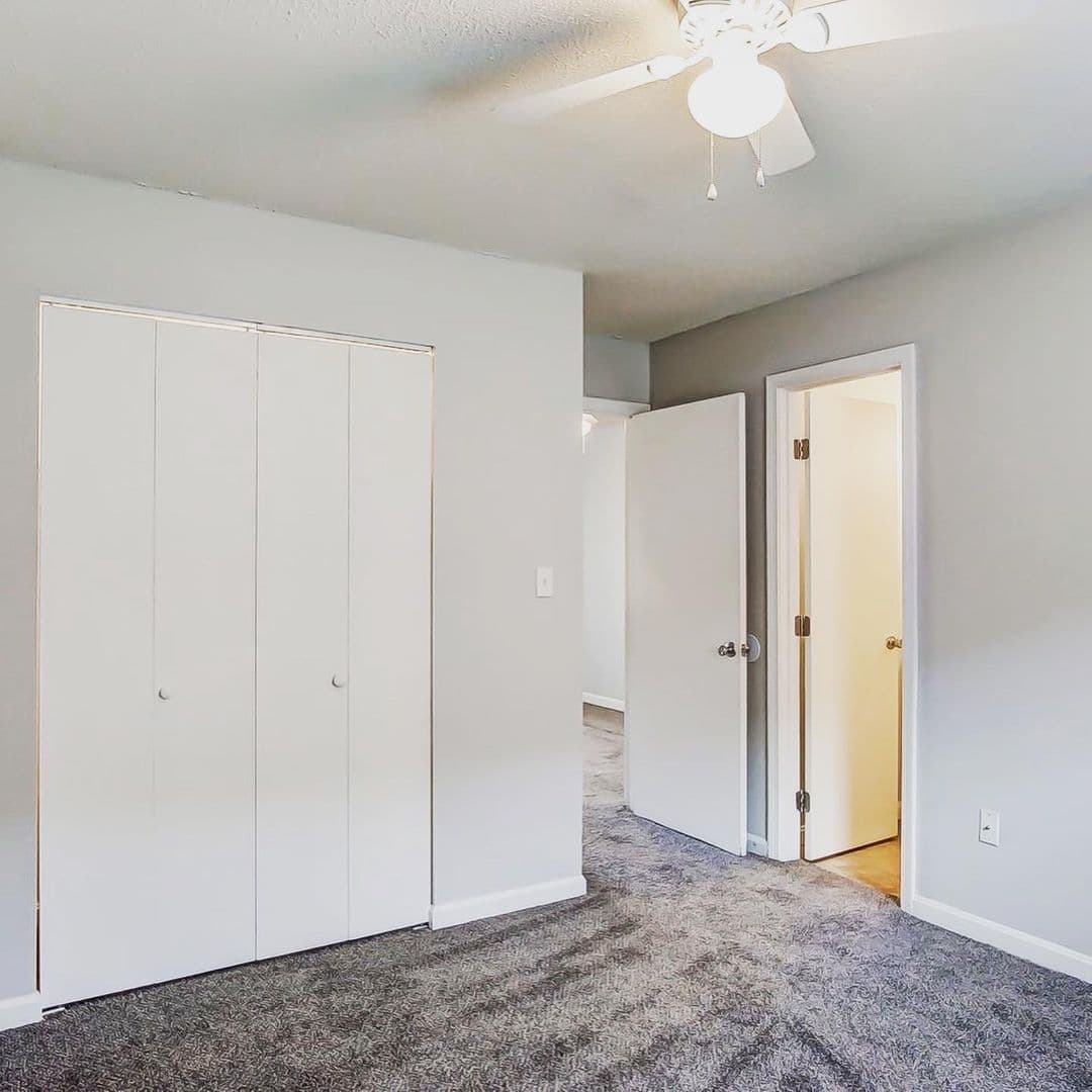 Mt. Vernon Apartment: 509 Green Valley Dr - Apt #27
