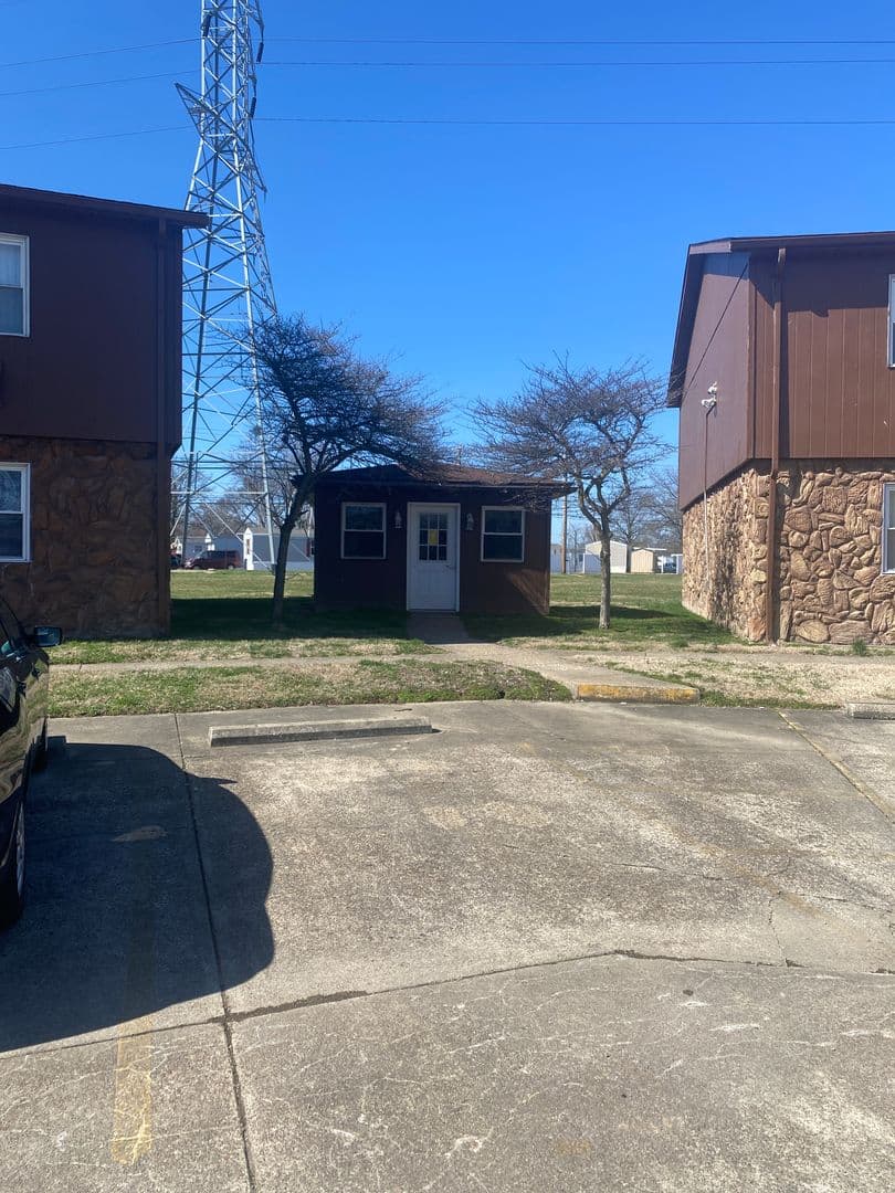 Evansville Apartment: 2900 N Fulton Ave