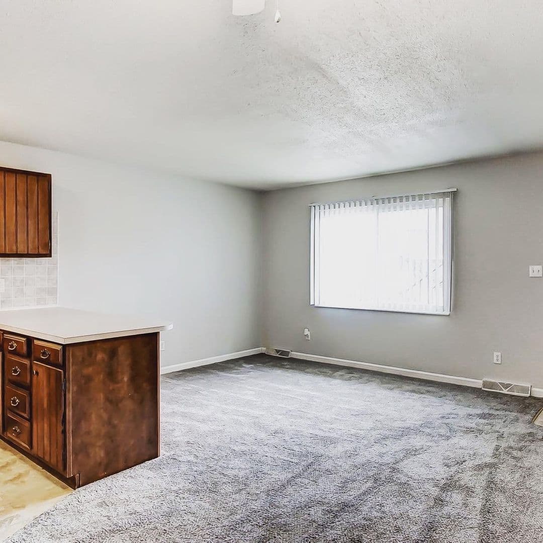 Mt. Vernon Apartment: 509 Green Valley Dr - Apt #27