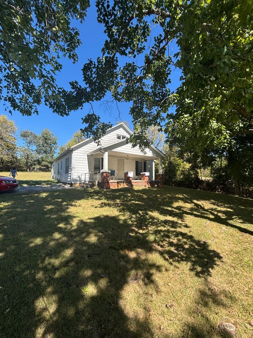 Sebree House: 5493 St RTE 132E