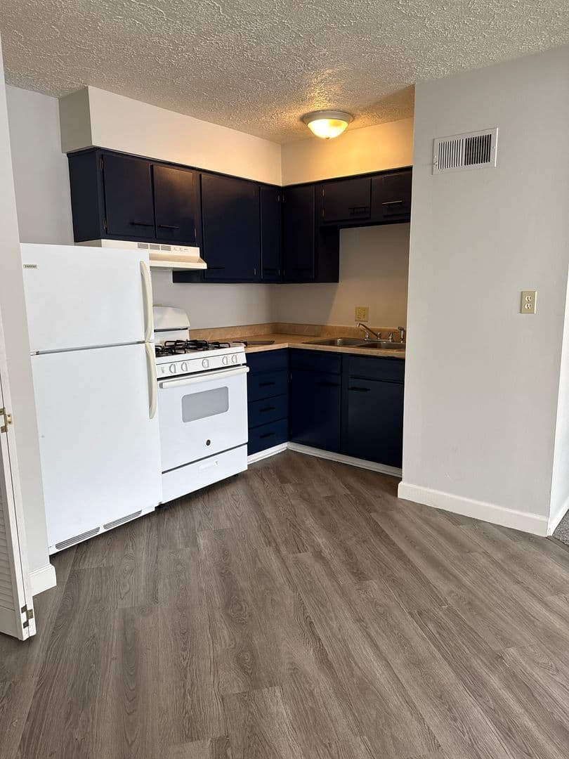 Mt Vernon Apartment: S Edson Street