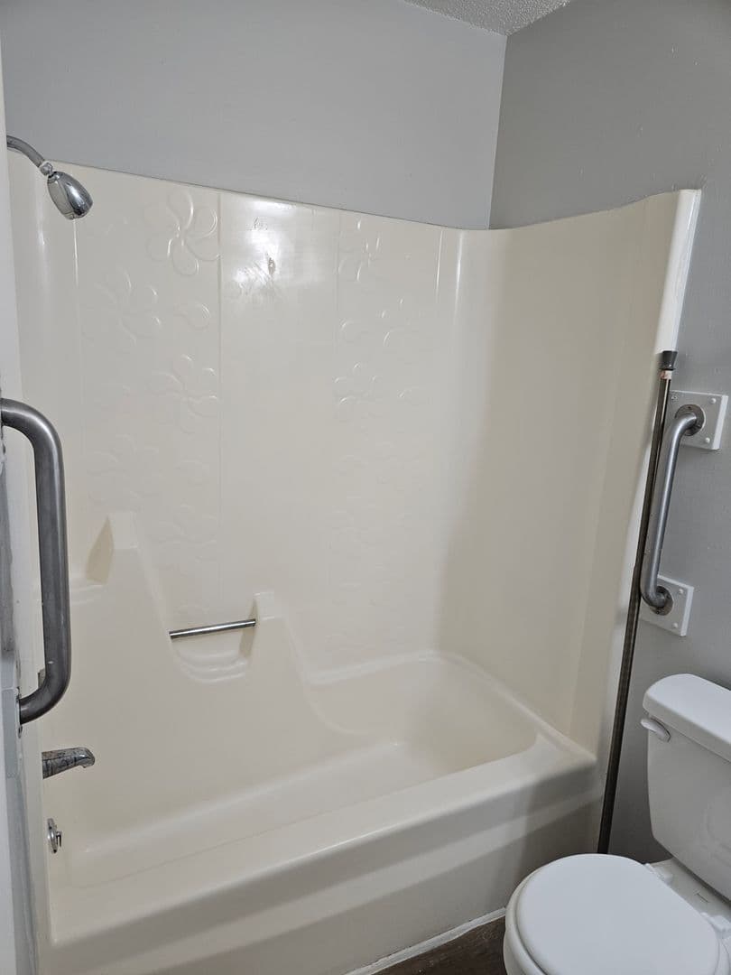Mt. Vernon Apartment: 525 Green Valley Dr - Apt # 5