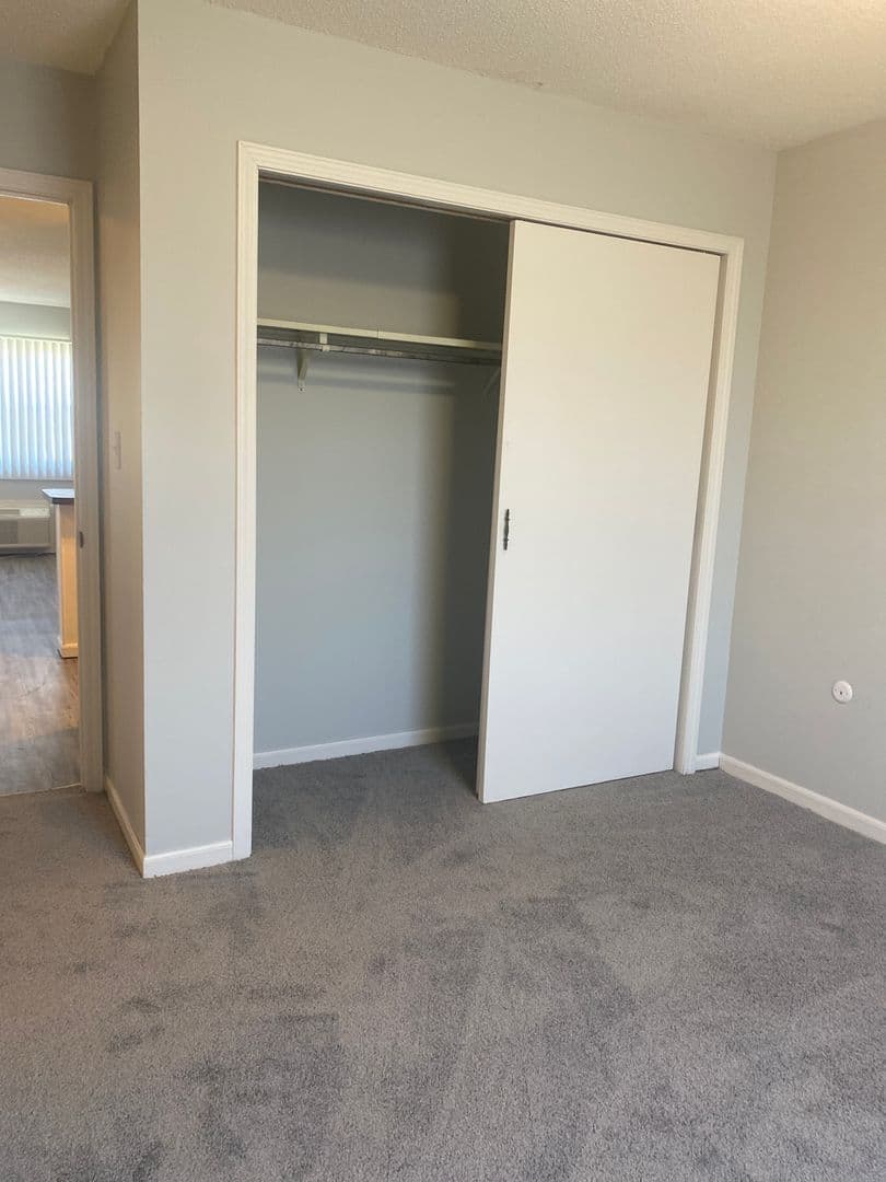Evansville Apartment: 2900 N Fulton Ave