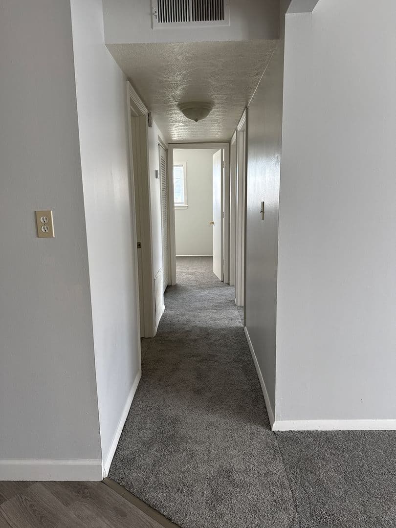 Mt Vernon Apartment: S Edson Street