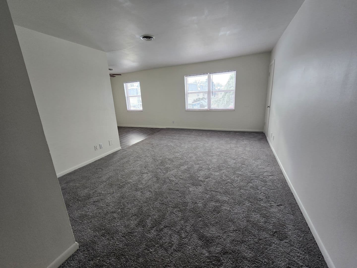 Evansville Apartment: 4982 Tippecanoe Dr.