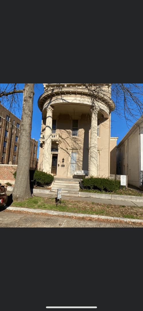 Evansville Apartment: 210 SE First Street