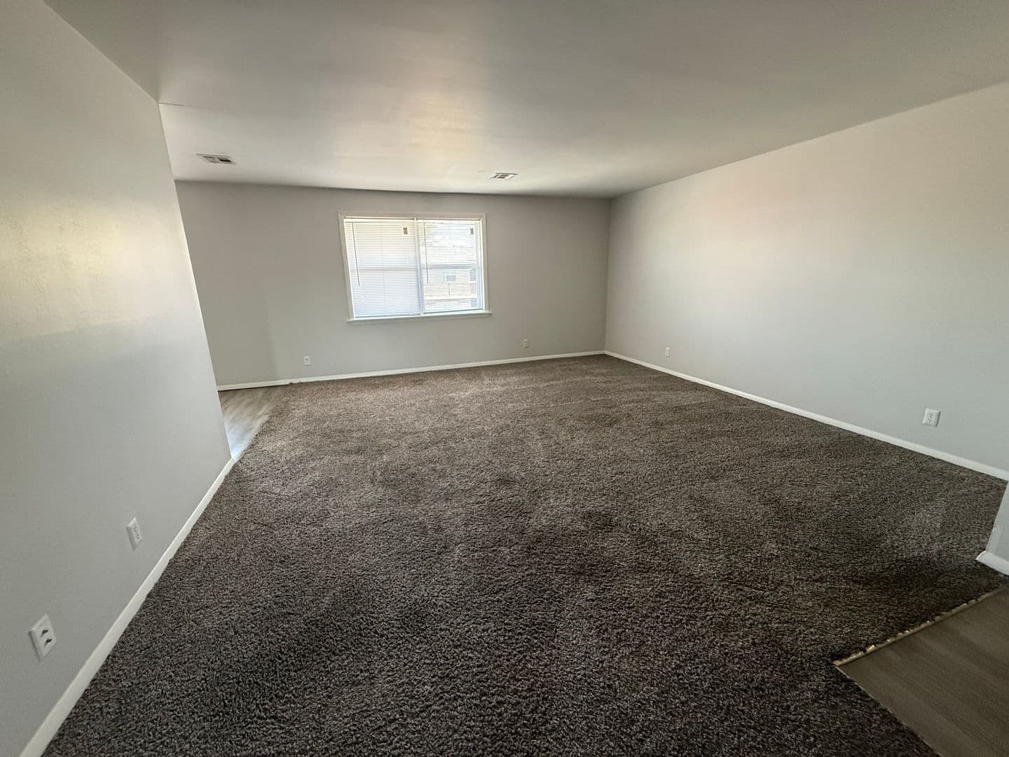 Evansville Apartment: 4982 Tippecanoe Dr.