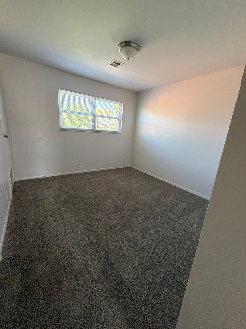 Evansville Apartment: 4982 Tippecanoe Dr.