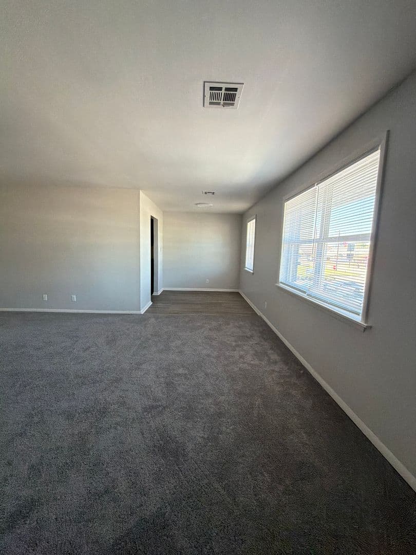 Evansville Apartment: 4982 Tippecanoe Dr.