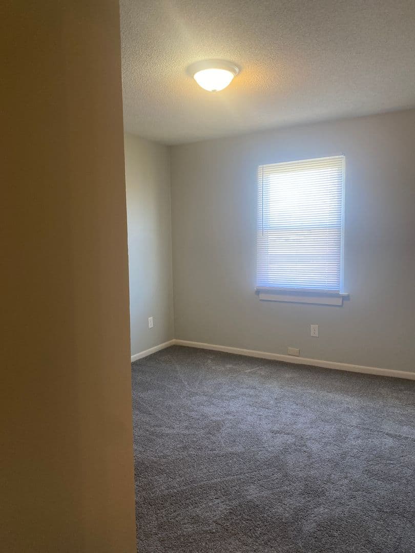 Evansville Apartment: 2900 N Fulton Ave