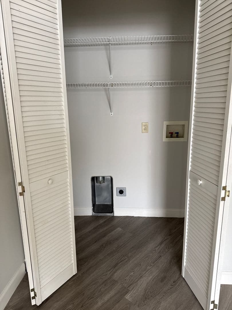 Mt Vernon Apartment: S Edson Street