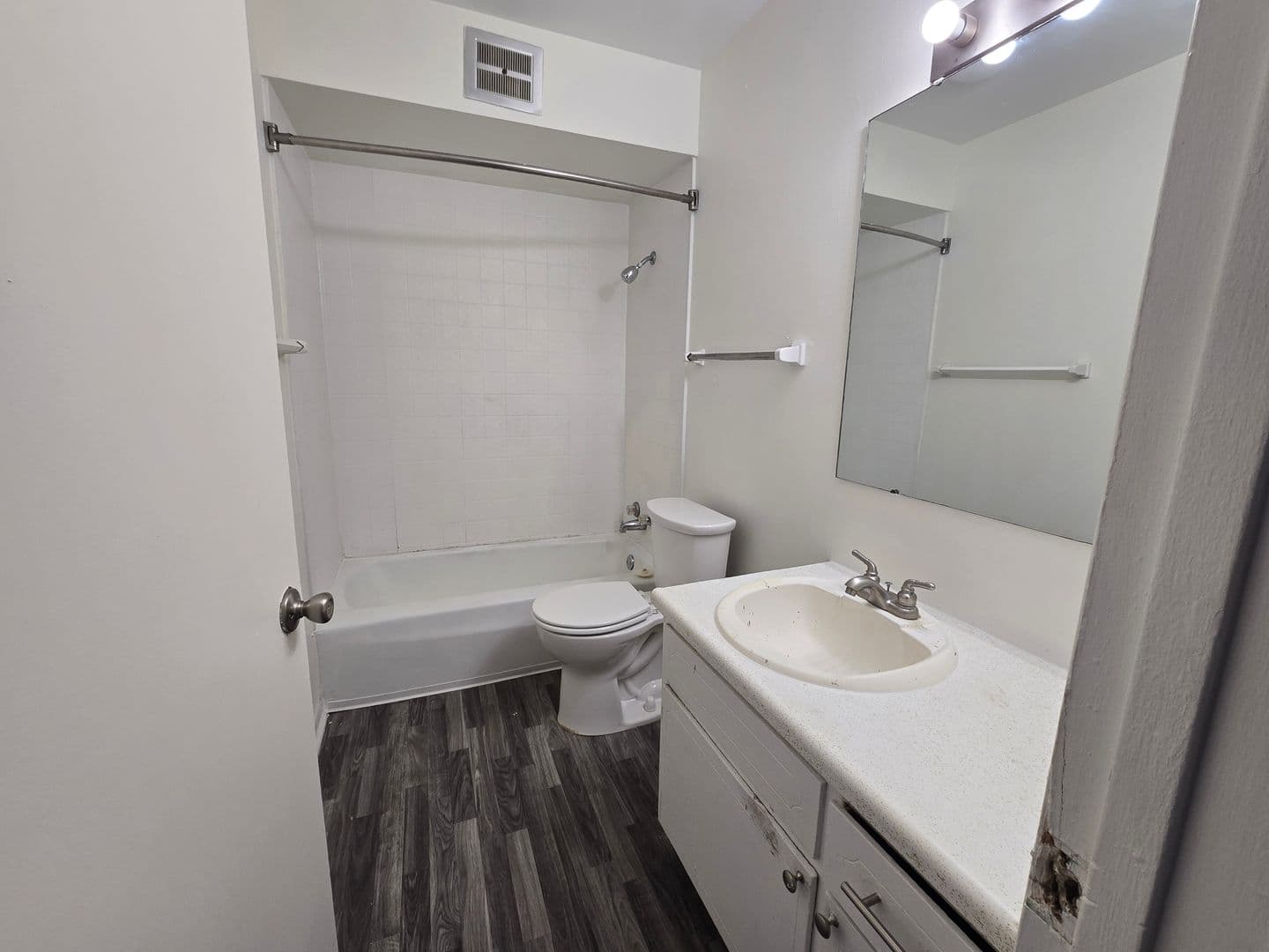 Evansville Apartment: 4982 Tippecanoe Dr.
