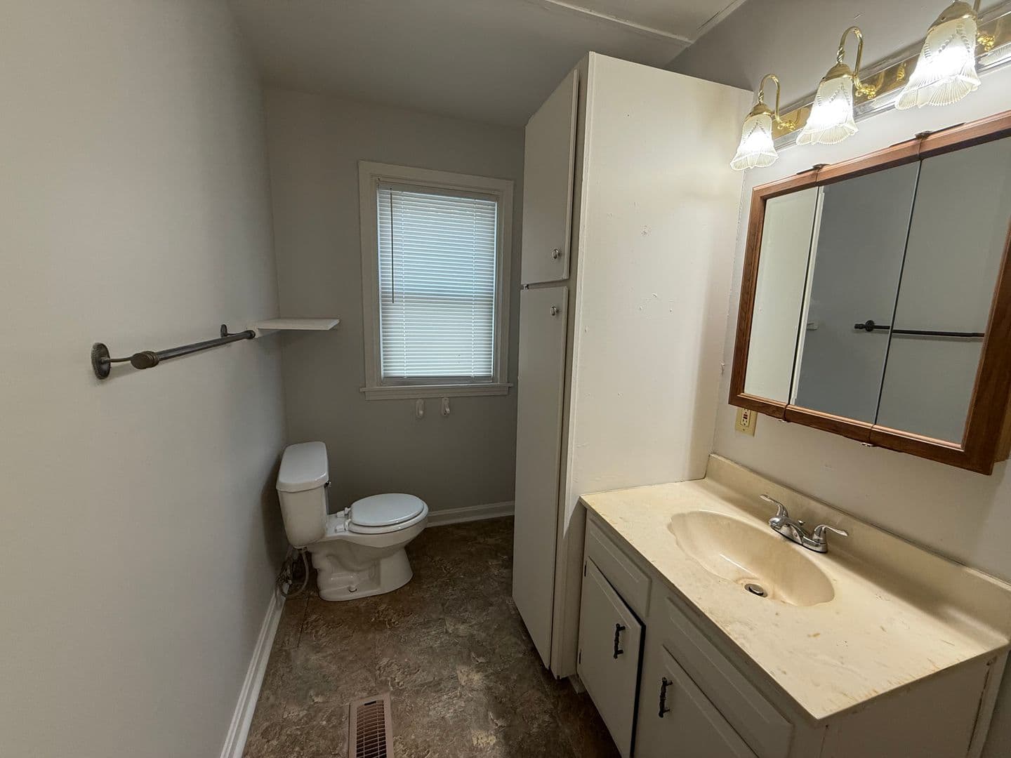 Evansville House: 729 E Iowa