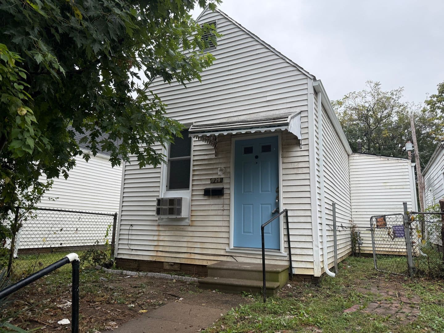 Evansville House: 729 E Iowa