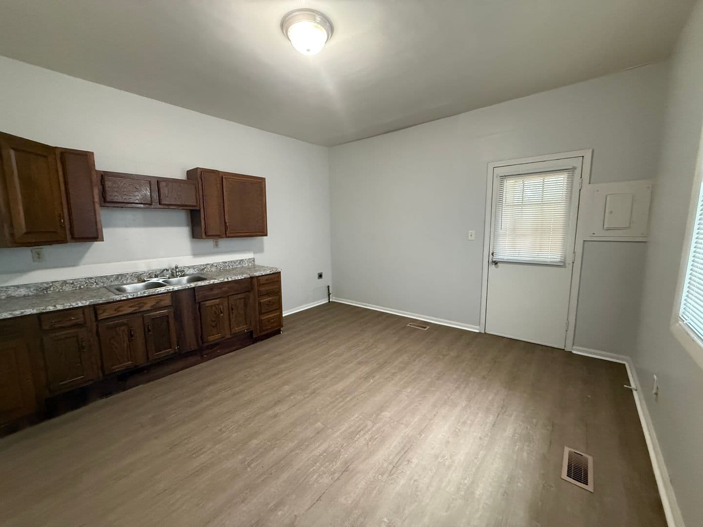 Evansville House: 729 E Iowa