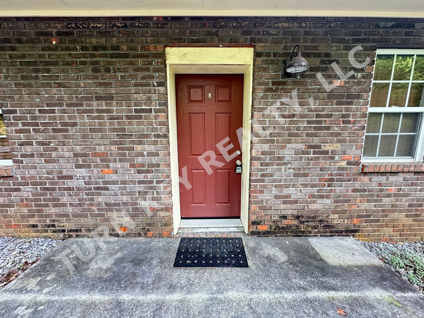 Hayden Apartment: 110 Clay Drive