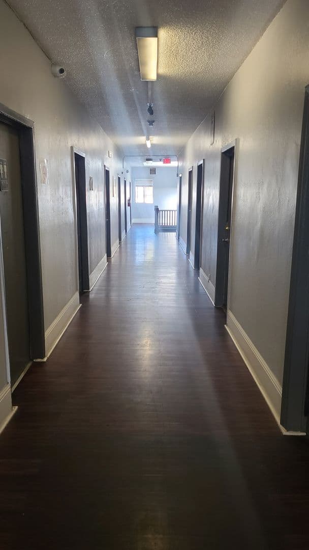San Pedro Apartment: 1017 South Centre Street