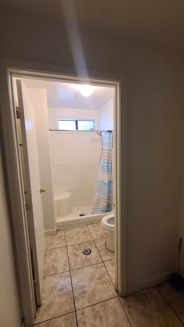 San Pedro Apartment: 1017 South Centre Street