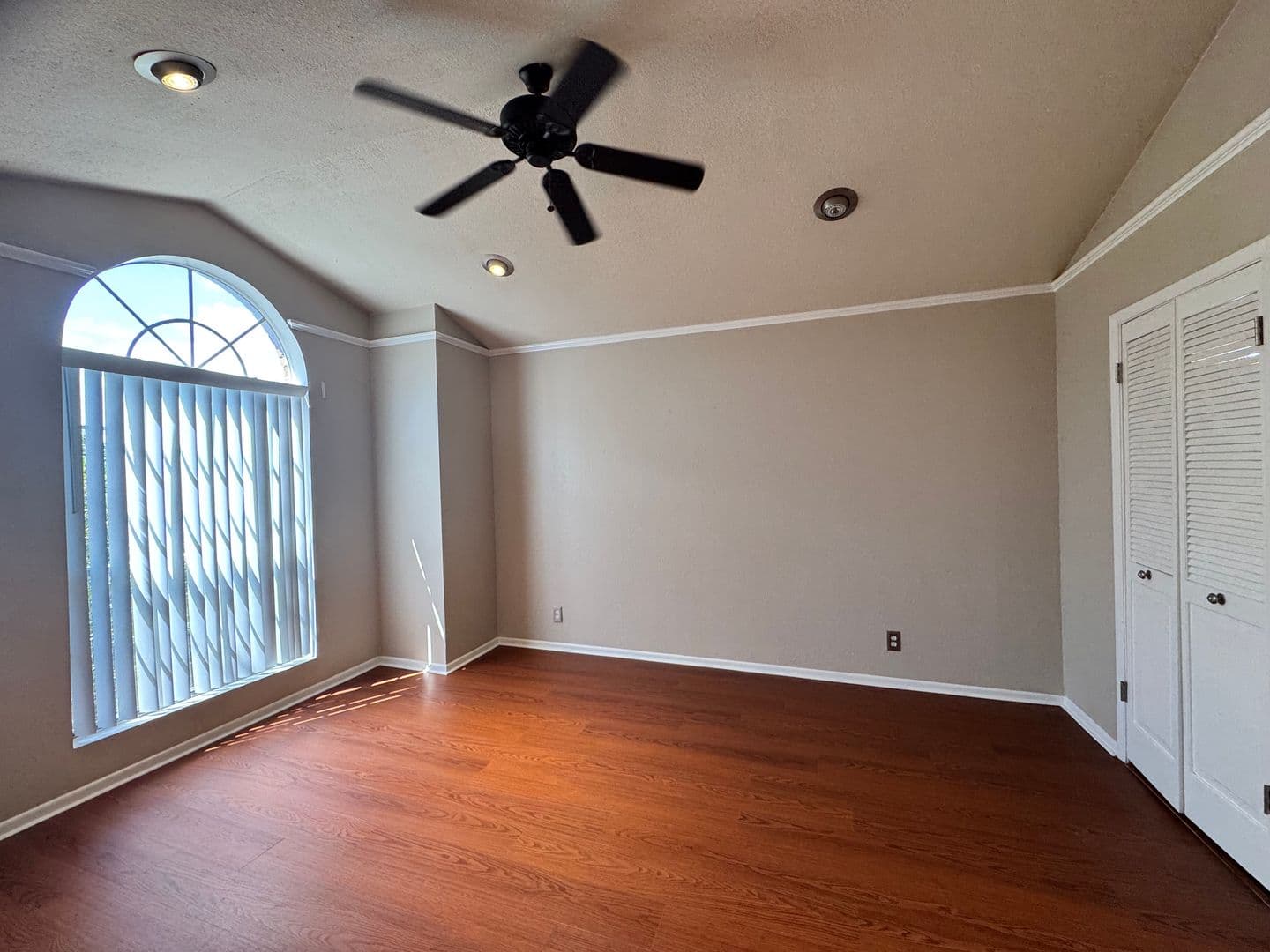 SAN ANTONIO House: 11311 SIR WINSTON UNIT #508