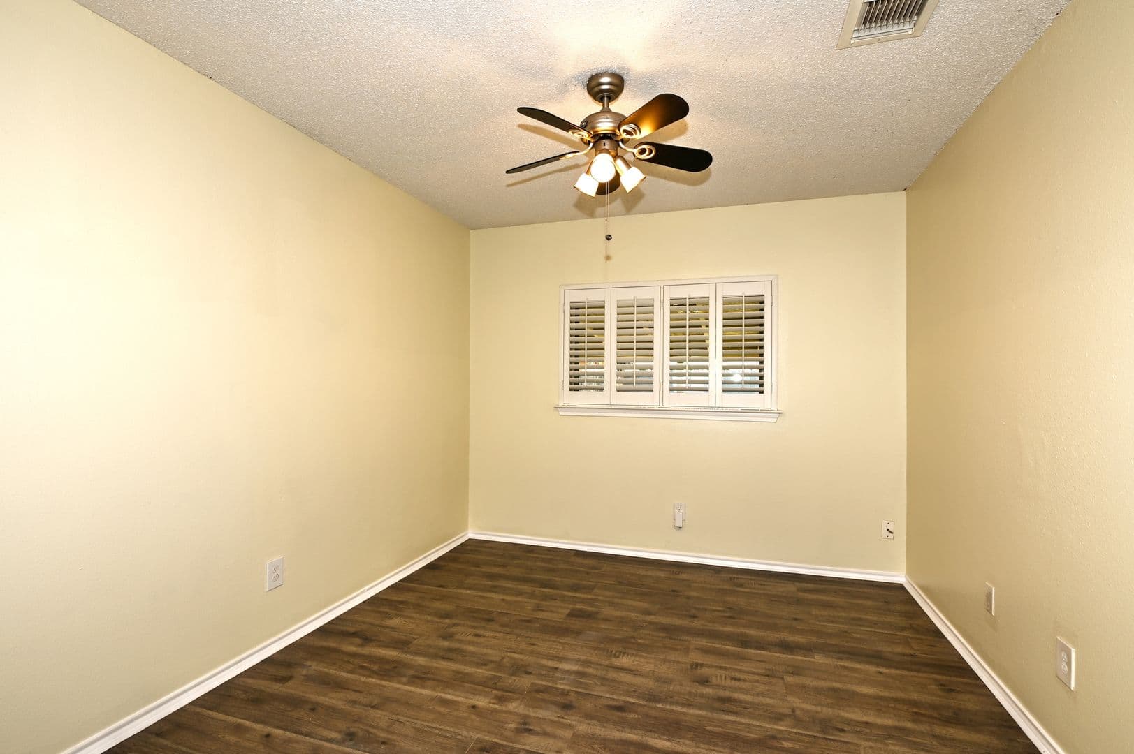 San Antonio House: 5439 CHAMPIONS HILL