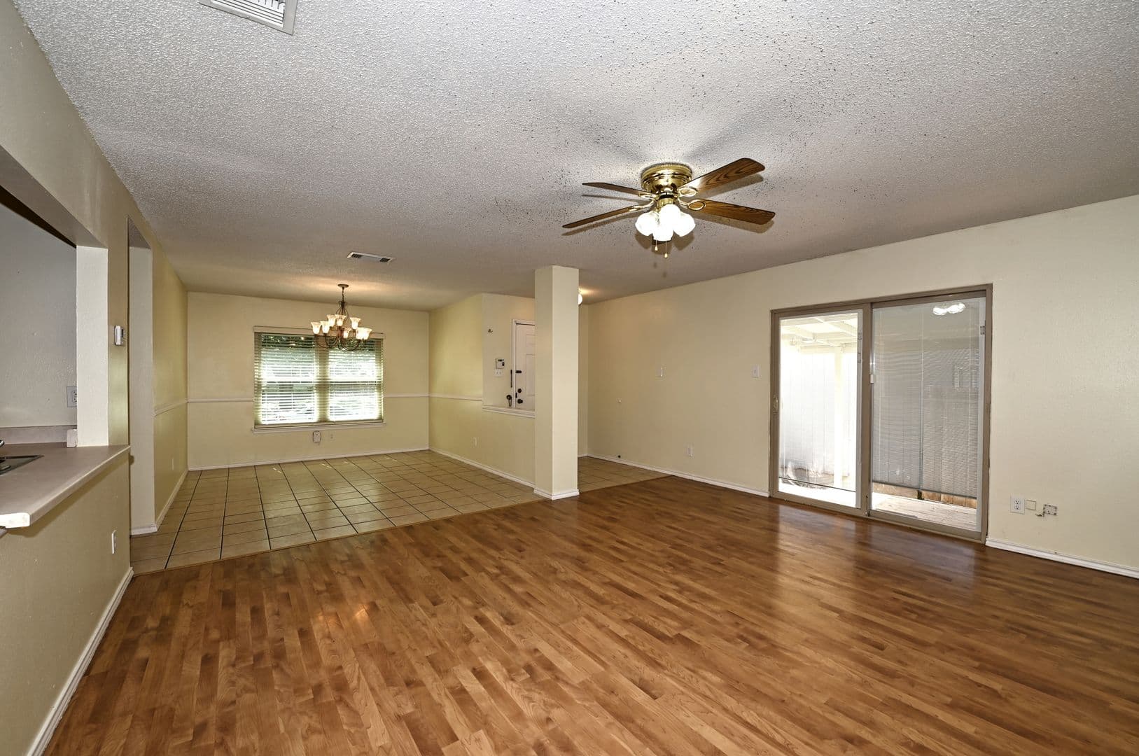 San Antonio House: 5439 CHAMPIONS HILL