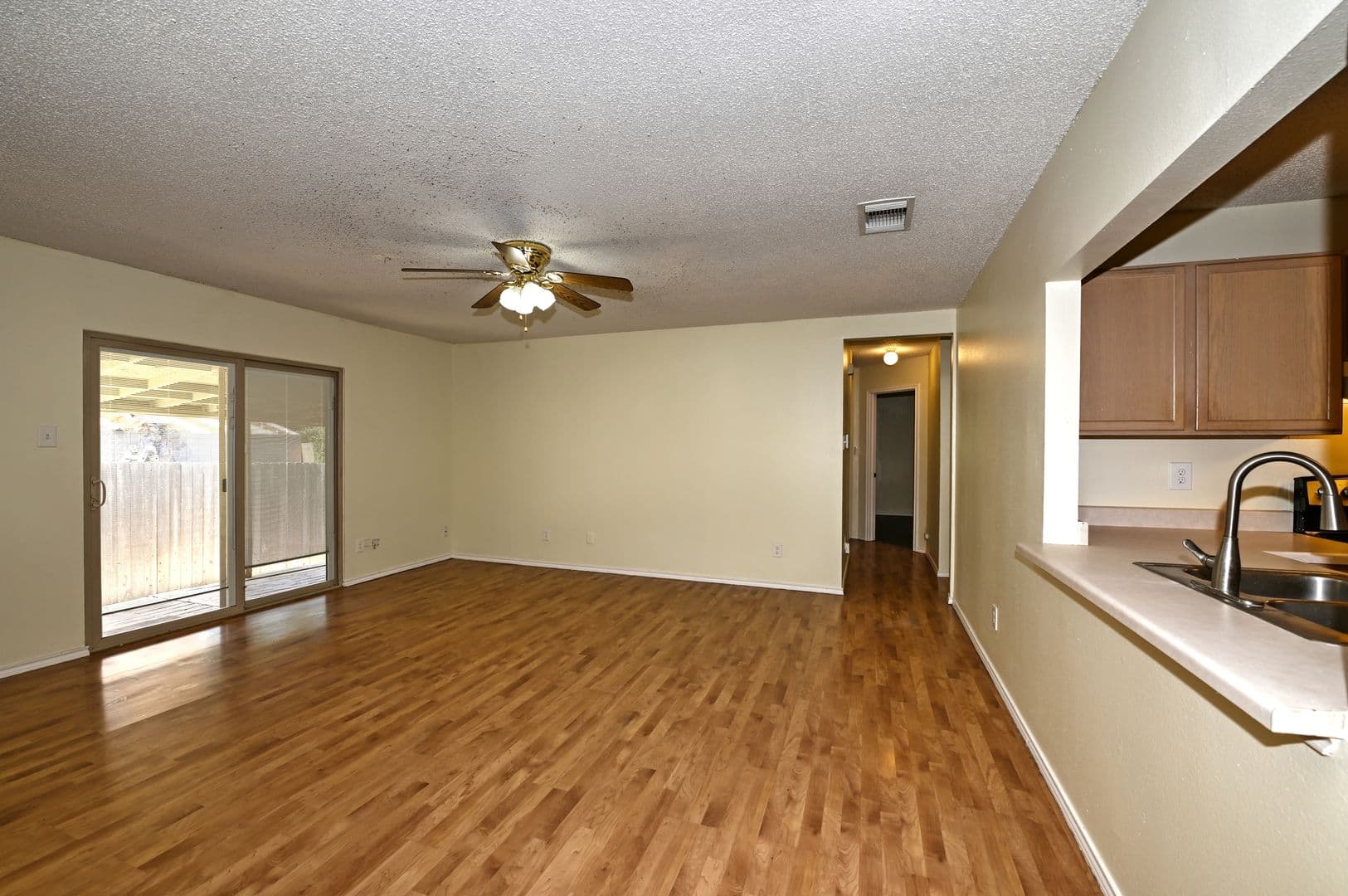 San Antonio House: 5439 CHAMPIONS HILL