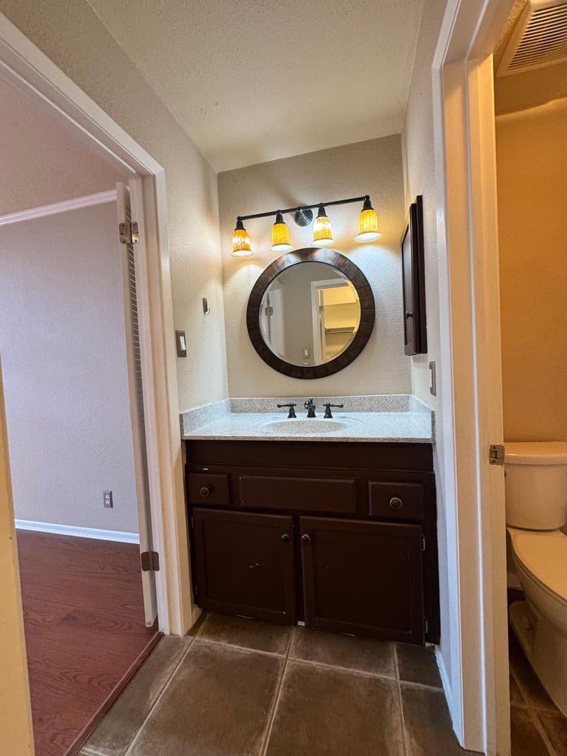 SAN ANTONIO House: 11311 SIR WINSTON UNIT #508